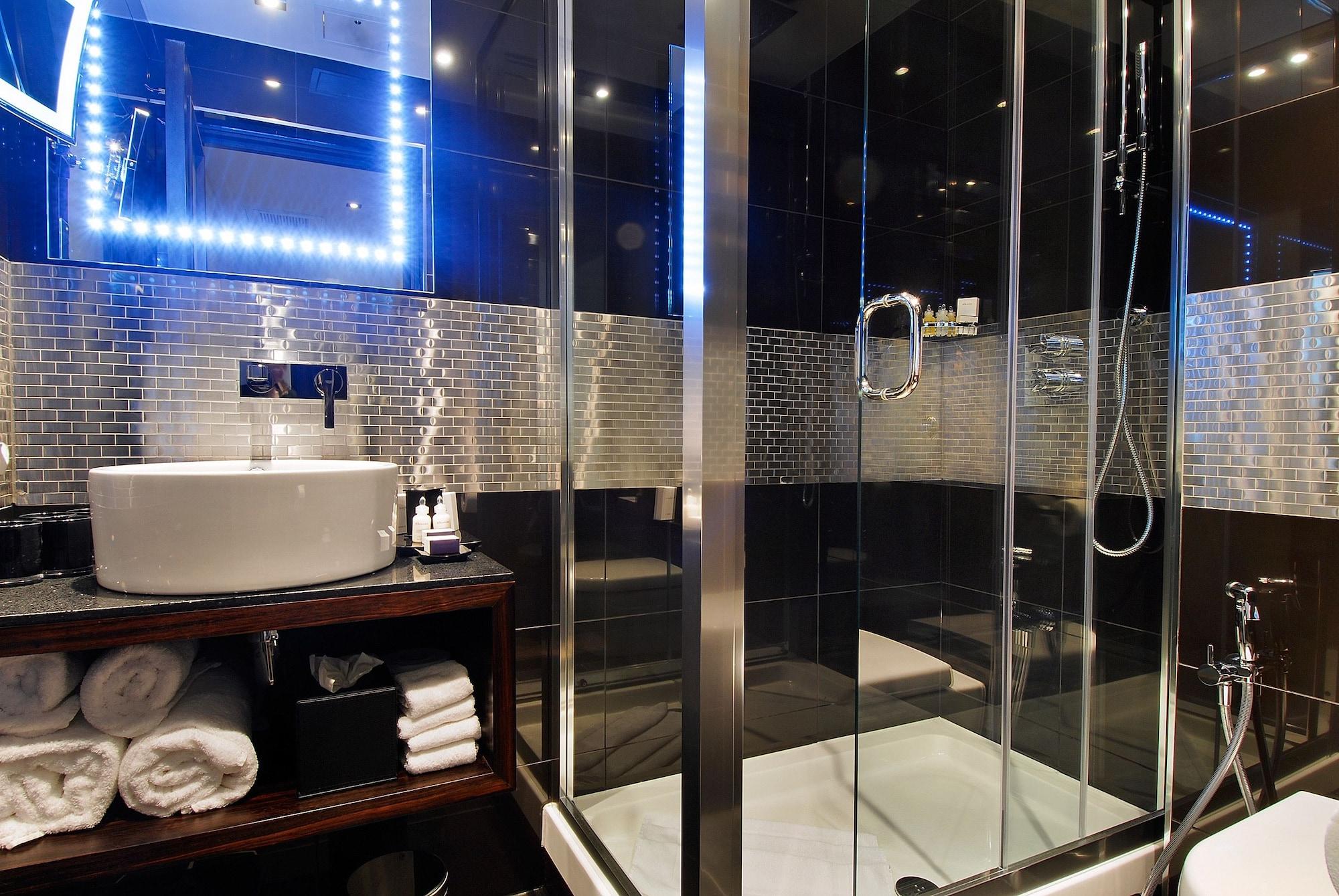 เดอะ มาร์เบิล อาร์ช ลอนดอน Hotel ภายนอก รูปภาพ A shower cubicle