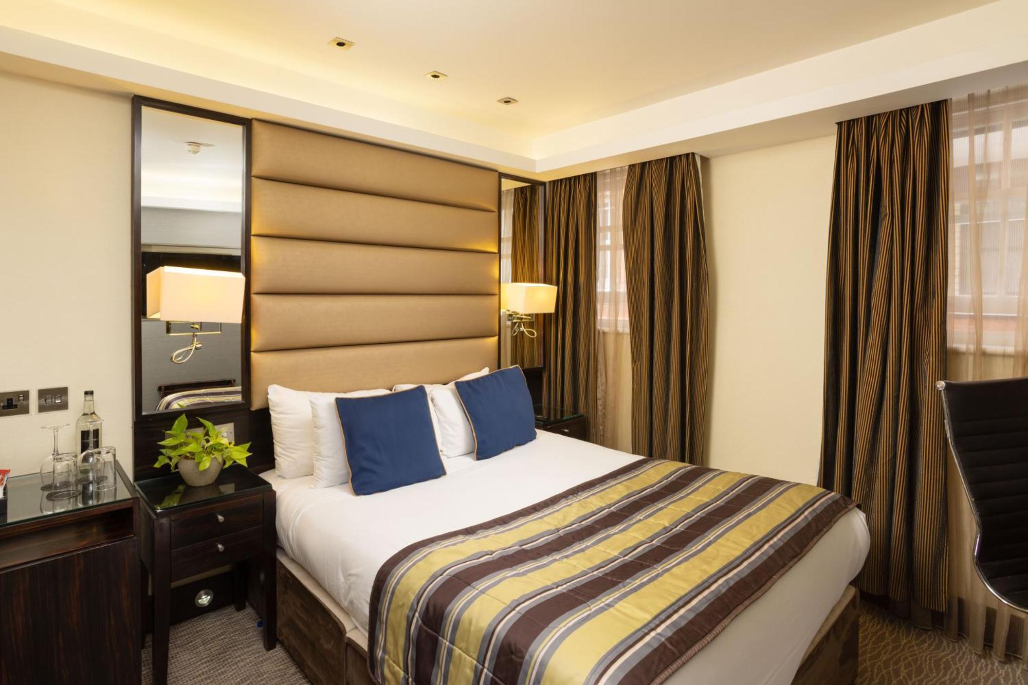 เดอะ มาร์เบิล อาร์ช ลอนดอน Hotel ภายนอก รูปภาพ A bedroom at the hotel