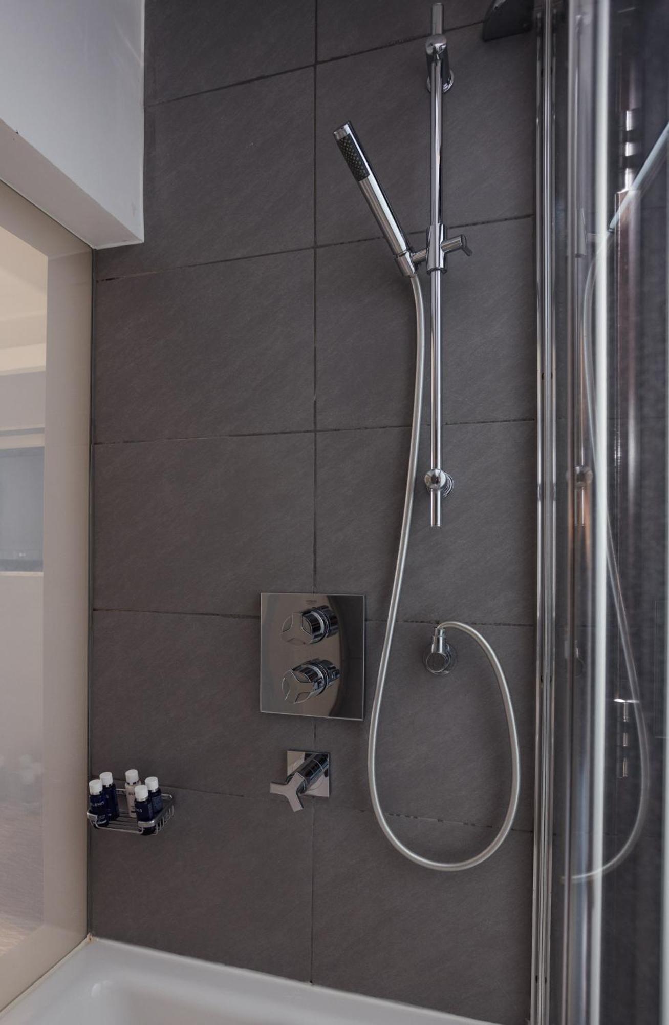 เดอะ มาร์เบิล อาร์ช ลอนดอน Hotel ภายนอก รูปภาพ A shower valve