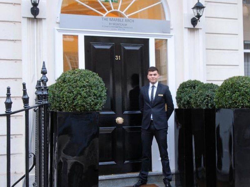 เดอะ มาร์เบิล อาร์ช ลอนดอน Hotel ภายนอก รูปภาพ The entrance to The Wallace Collection