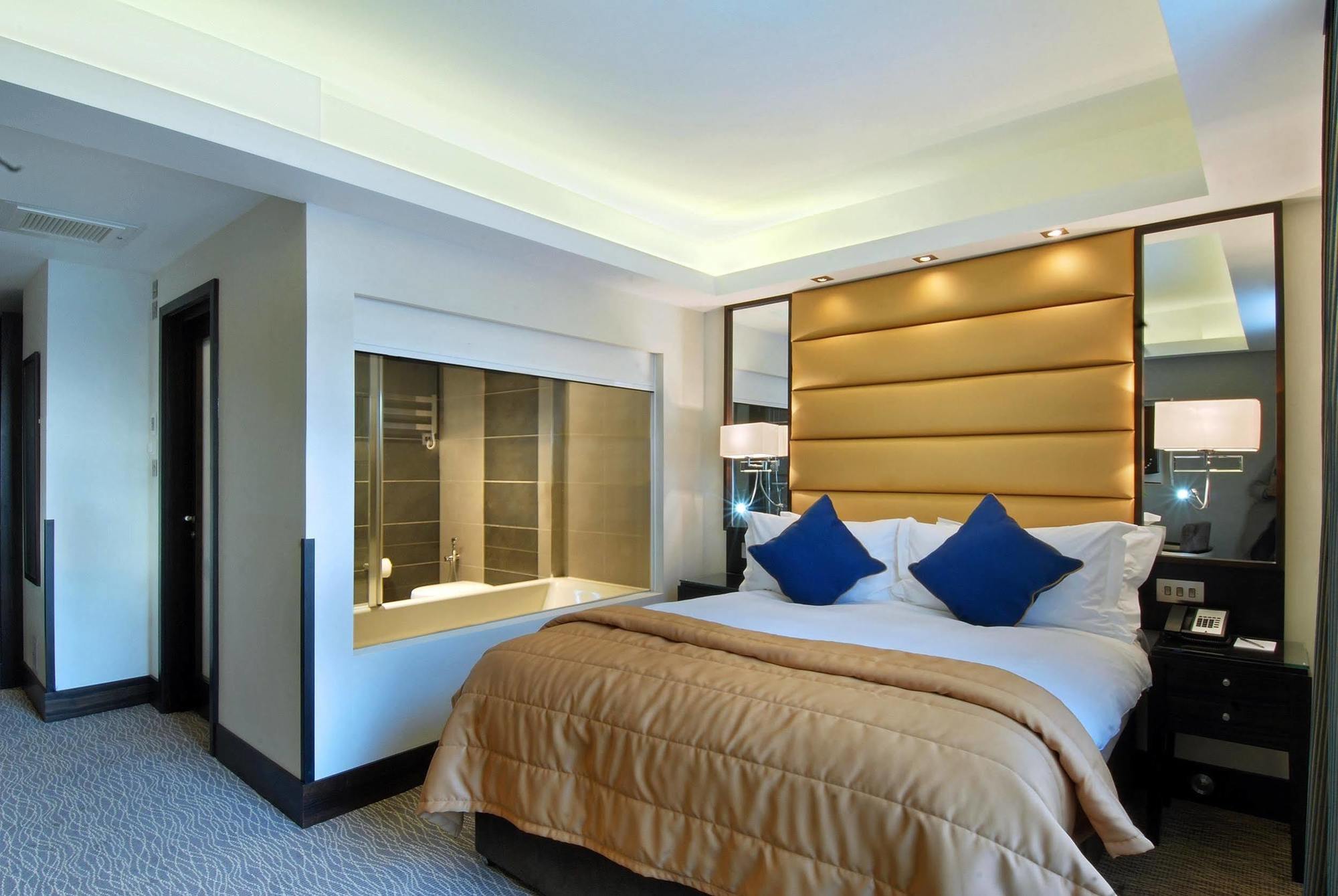 เดอะ มาร์เบิล อาร์ช ลอนดอน Hotel ภายนอก รูปภาพ A bedroom at the hotel